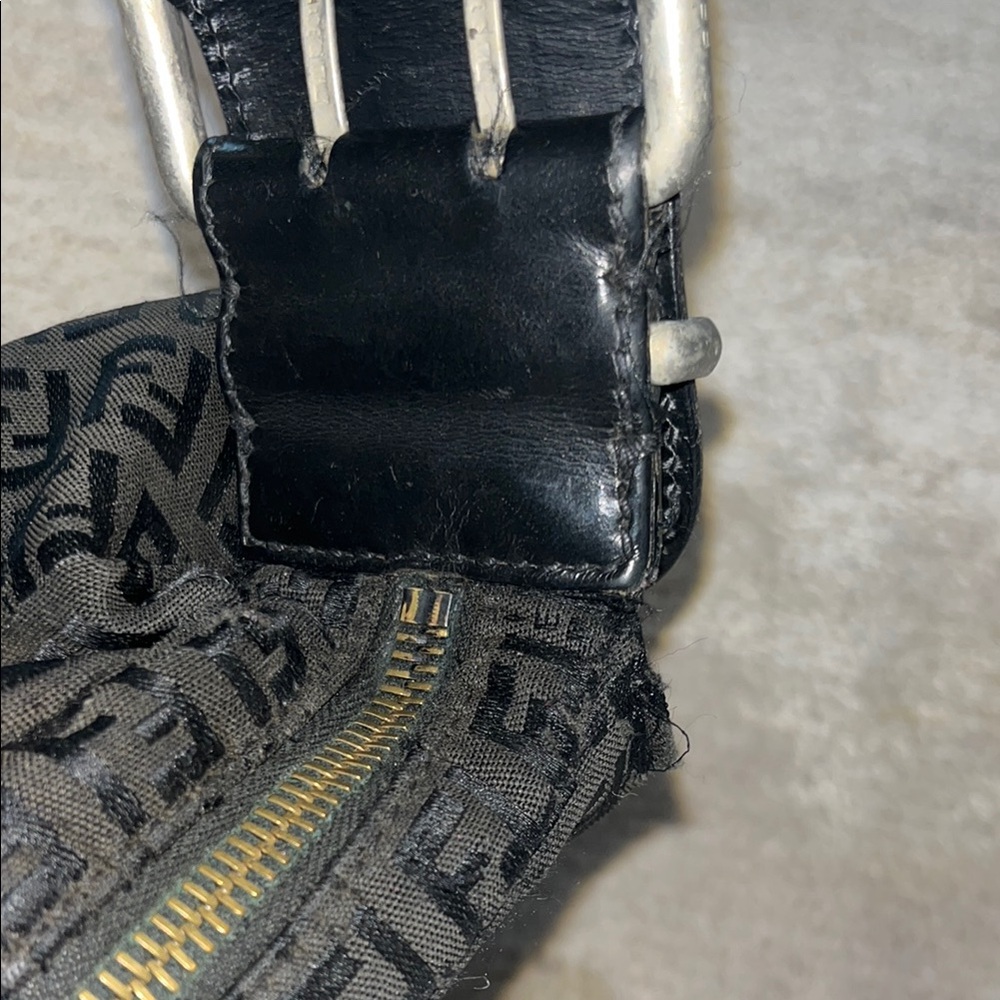 Fendi Black Oyster Bag - Picture 8 of 11